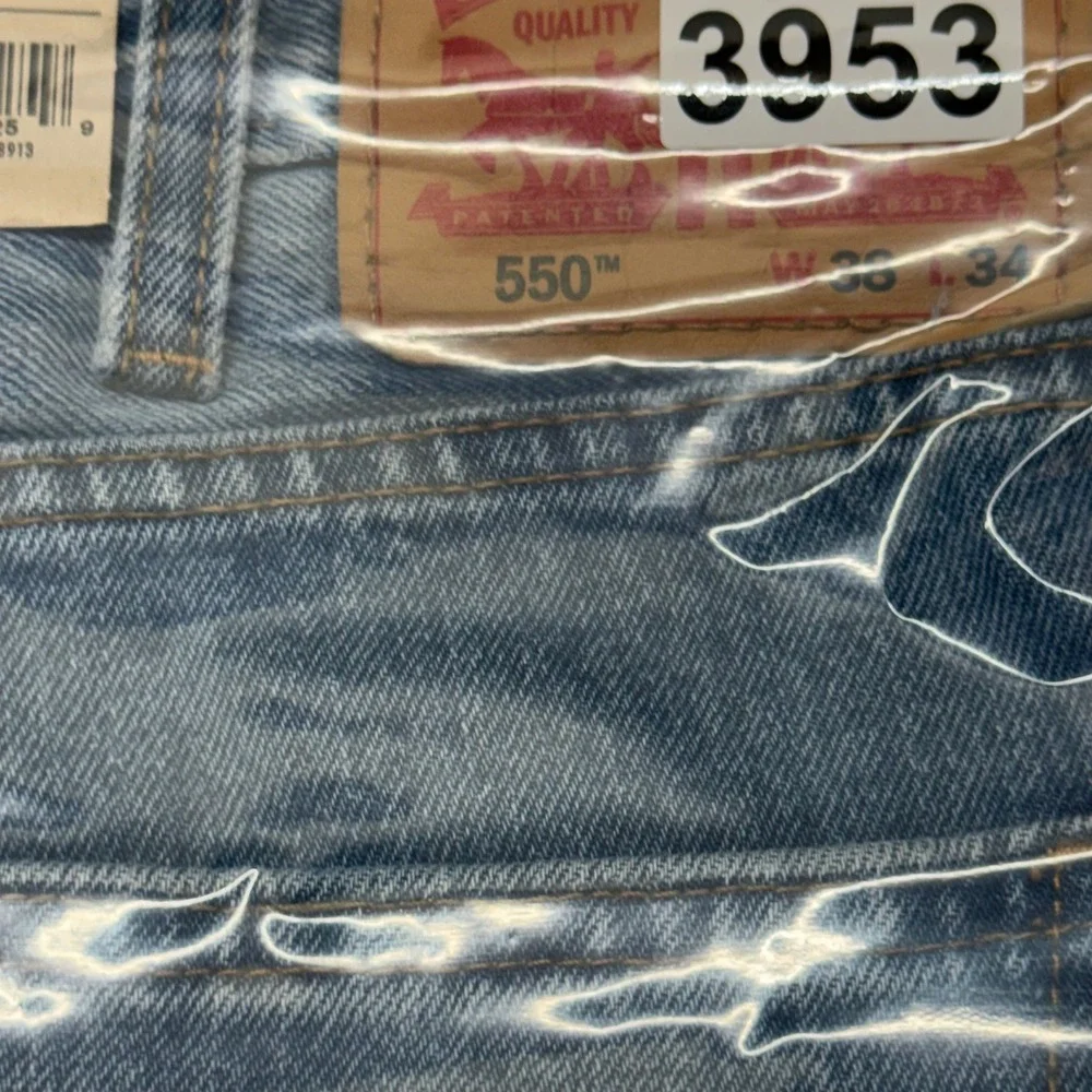 Levi's 550‎ Relaxed Fit Mens 38x34 Light Wash Blue Denim Jeans 100% Cotton